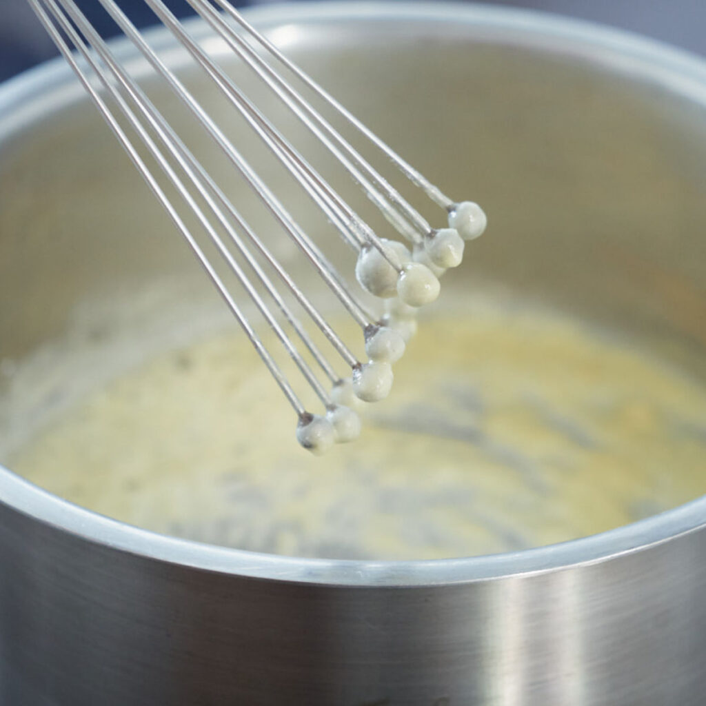 How to make roux - Use whisk