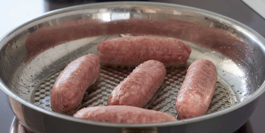 How to cook Bratwurst on the Stove?